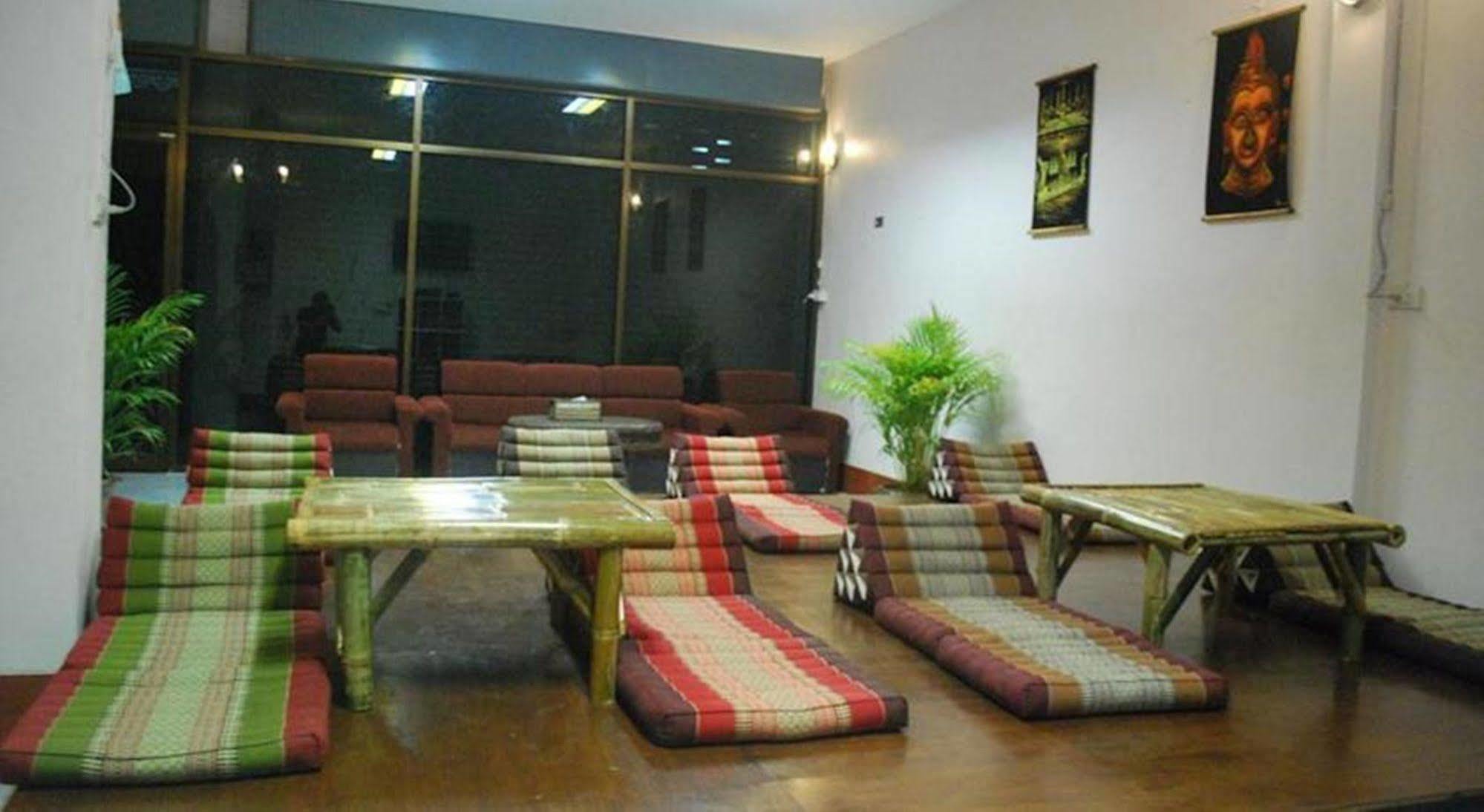 Baan Kai Hostel Baan Khai Exterior photo